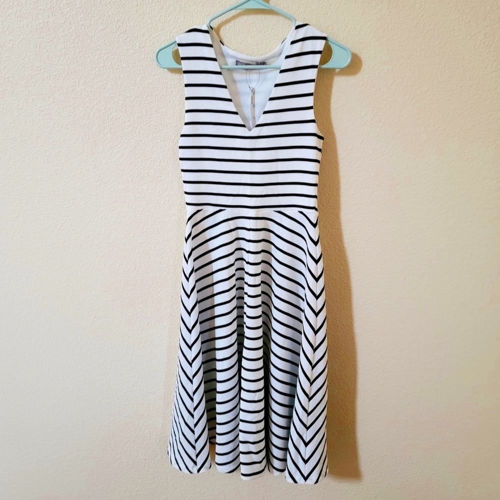 NWT  US 2 ASOS White Black Striped Dress